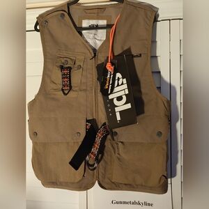 Brand New Staple Pigeon Baltoro Tech Vest  Mens size M *Ships Fast* see details